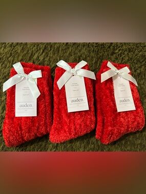 NWT Women’s Auden Plush Chenille Crew Socks - Red (3 Pairs)